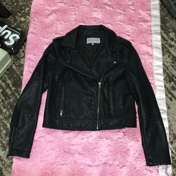 Cupcakes & Cashmere: Black Biker Jacket: SIZE : MEDIUM - Picture 1 of 8